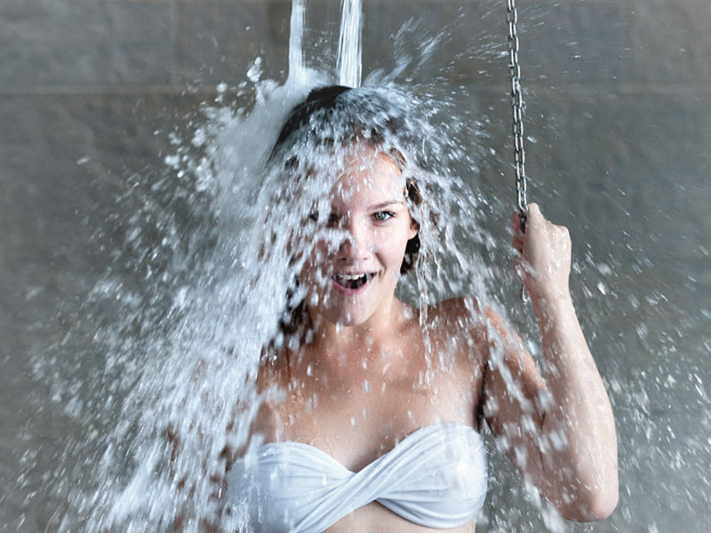 Ето защо студеният душ е източник на младост и красота. 7 полезни свойства
